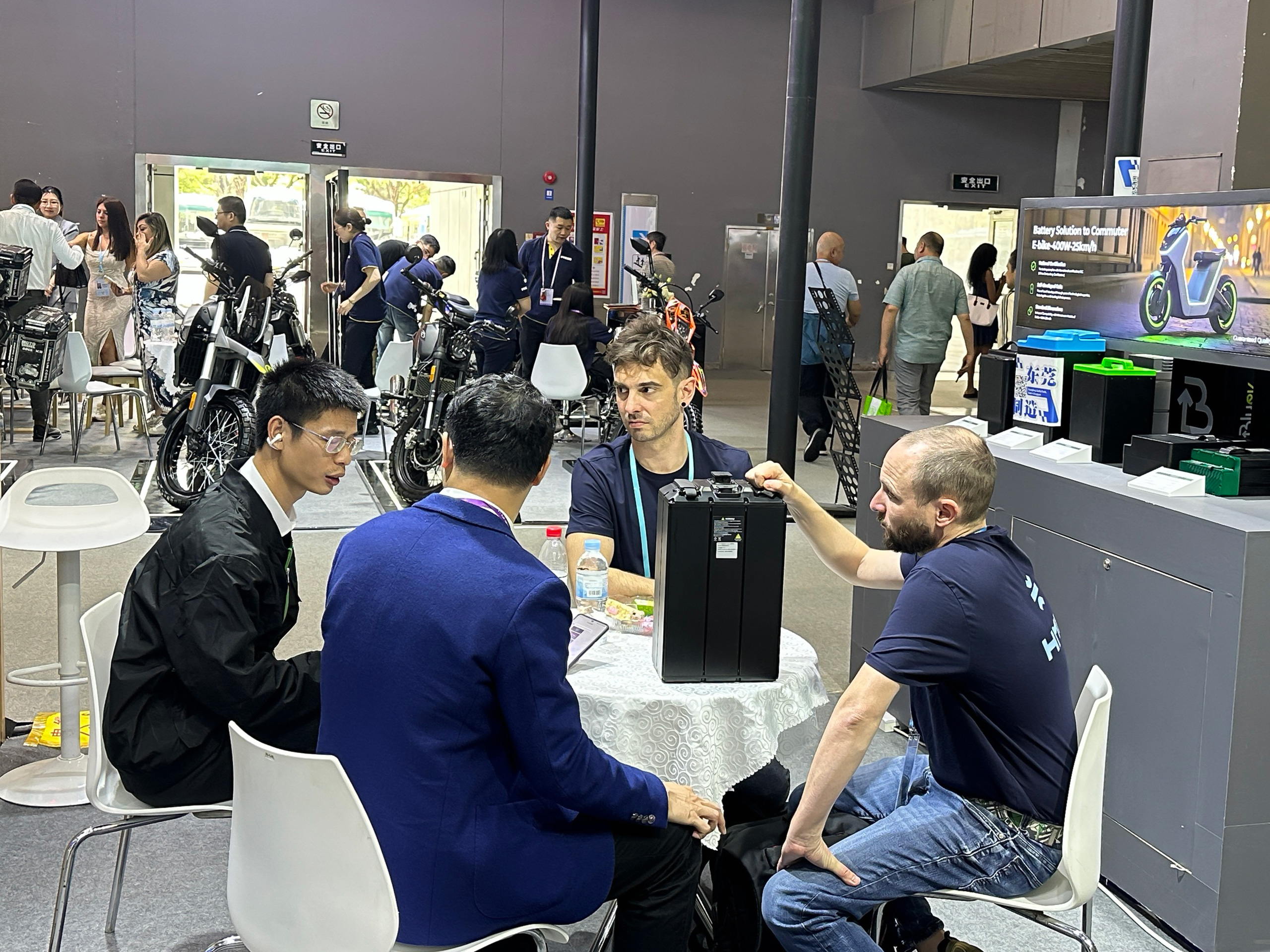 1758523881184613.jpg 123.jpg